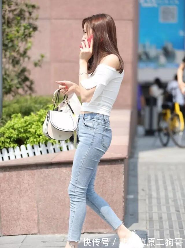 小姐姐|瑜伽裤的打扮开启时尚模式,穿起来更随意,营造女性魅力