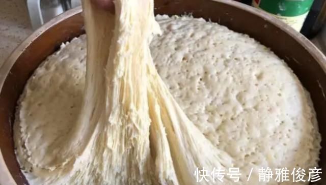 发面时别只会用白糖酵母,多加一点“它”10分钟就能发满盆