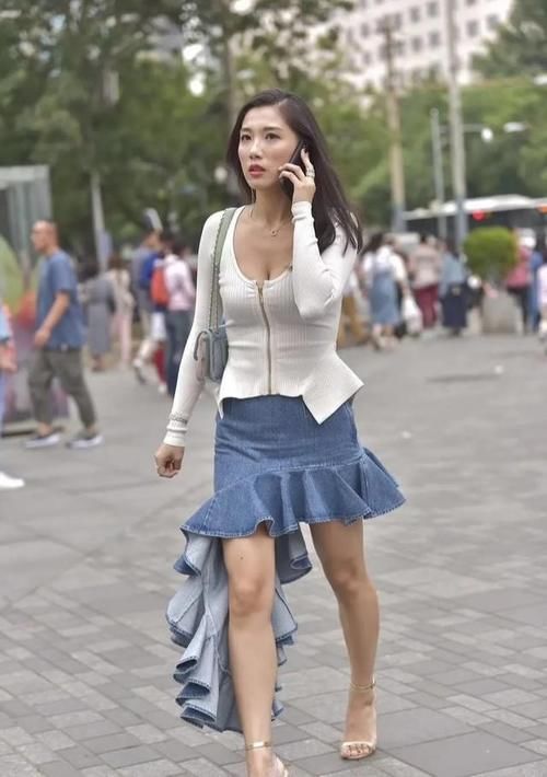 高跟鞋|上了年纪的鱼尾裙美女，轻松穿出美腿，尽显性感身姿