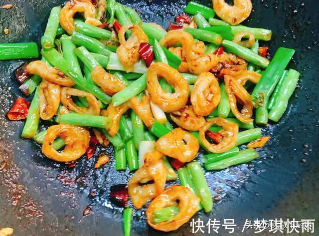 四季豆|夏季没胃口？大叔教你干锅肥肠，香辣味美，简单易学，非常下饭