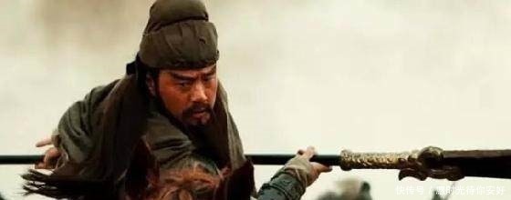 无敌手|此人集关羽、张飞两人之所长，左刀右矛，打遍十六国无敌手