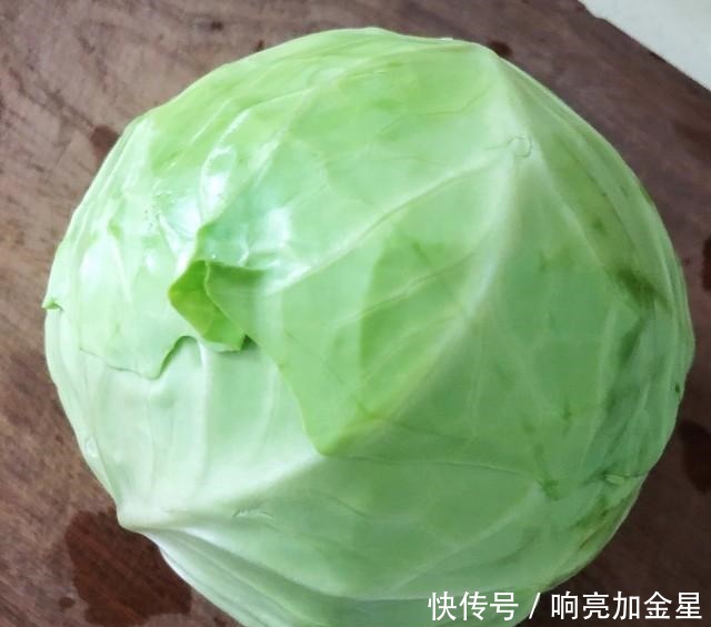 让市民拎稳“菜篮子” 各地加强田间管理科学布局蔬菜生产