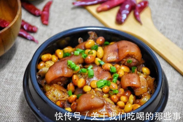 面色|冬天多吃猪蹄,加它一起炖,补脑补钙,面色红润显年轻,做法简单