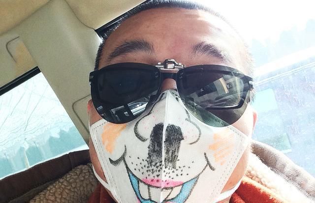 笑语盈盈|他画个“嘴套”就出门,网友大笑,专家:自作聪明