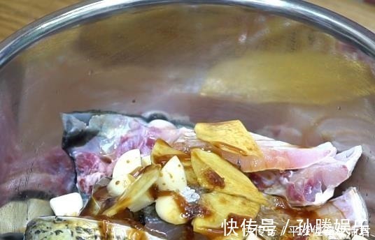 焖鱼|82岁的爷爷,头脑灵活,身体健康,原来一辈子就爱吃“它”