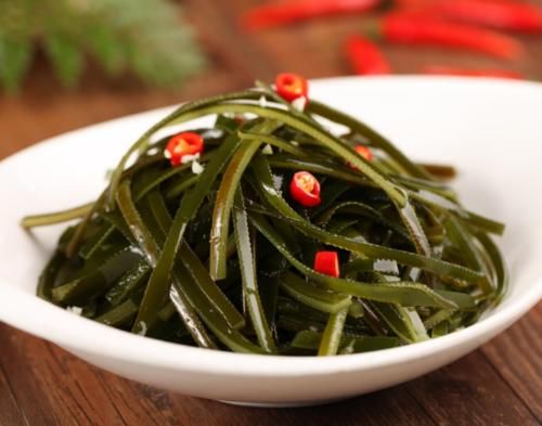 甲状腺激素|有结节不能吃碘盐？内科院士：要想甲状腺好，3种“发物”要少吃