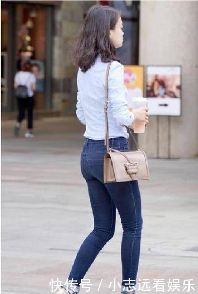展现牛仔裤别样的魅力,更显大气风范,尽显女性时尚韵味