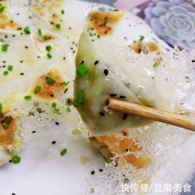  老人|适合全家的蕾丝冰花煎馄饨，老人小孩都爱吃