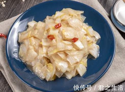 脆嫩|为啥饭店炒的白菜那么好吃大厨教你多做一步，白菜脆嫩又入味