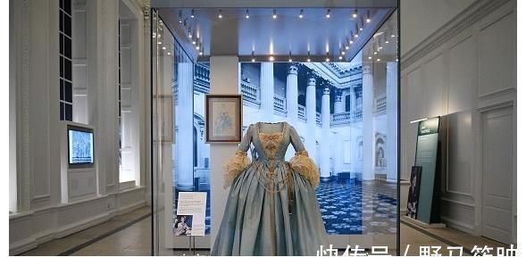 服装|黛妃穿搭为何经典？一次看懂英国皇室穿衣逻辑