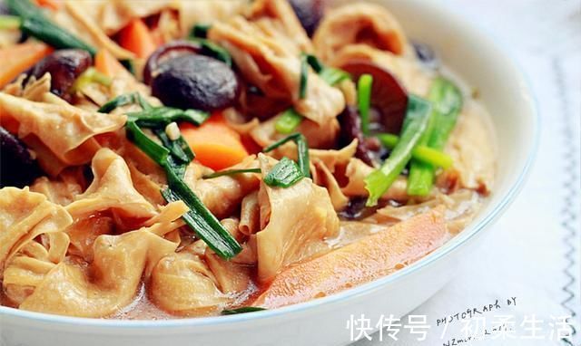 老少皆宜|立秋之后,补钙化痰多吃腐竹,2种素菜炒一盘,真比肉还香