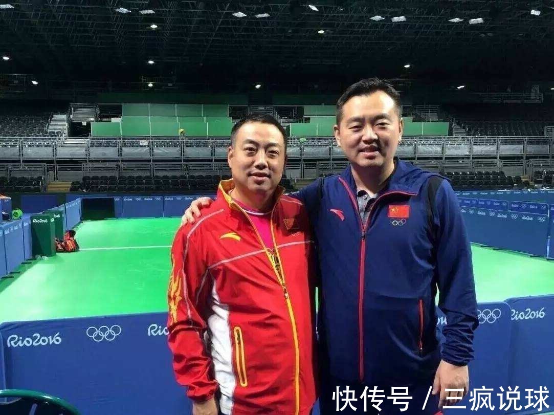 国乒|孔令辉一身正装亮相,与现场宾客豪爽干杯,重回国乒流言愈演愈烈