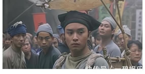 范进中举!范进中举后疯了?将他中举后的官职换到现代,换你也会疯狂