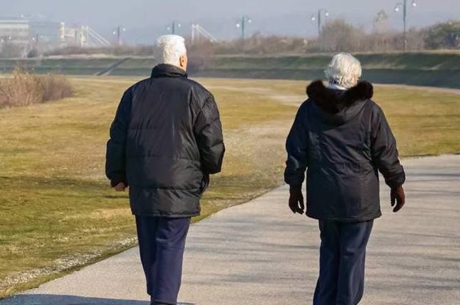  三酯指标|他106岁了，甘油三酯却一直保持在1.7以下！3个习惯不妨学学！