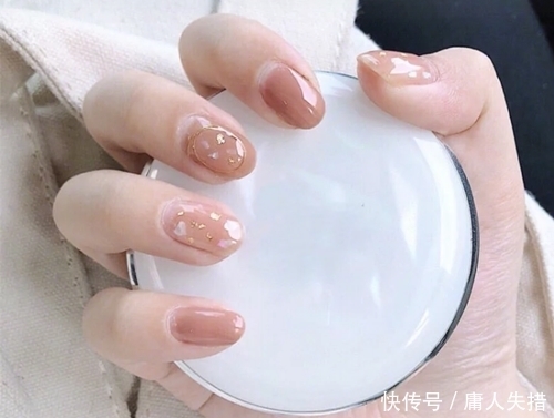 还在做新年美甲?温柔春季美甲上映,每款都仙气十足,美腻