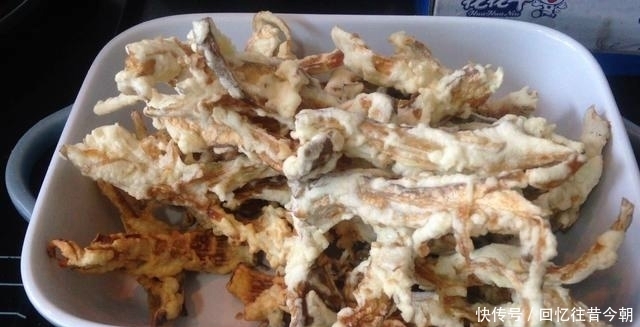 简直|平菇最好吃的做法,外酥里又嫩简直比小酥肉还好吃,第一步是关键