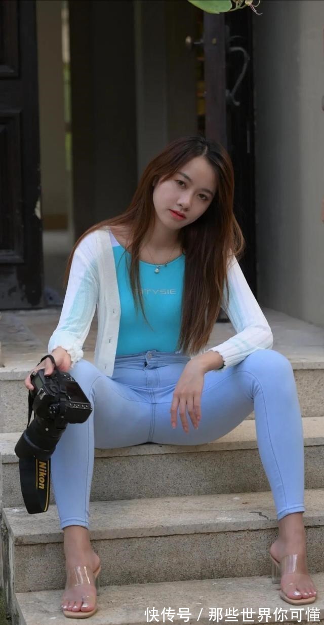 大衣 贴身舒适的瑜伽裤给人温暖时尚的感觉,带来性感的魅力,潇洒自如!