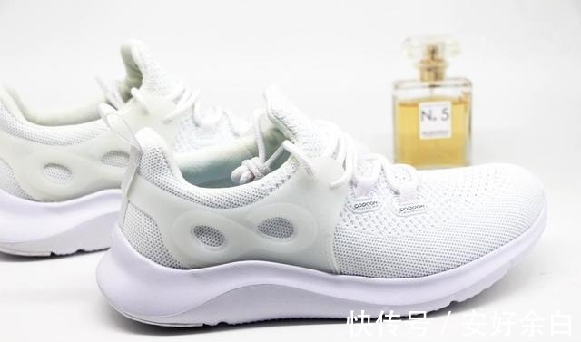 q弹 百元跑鞋怎么选咕咚5K运动跑鞋带给你超值运动体验！