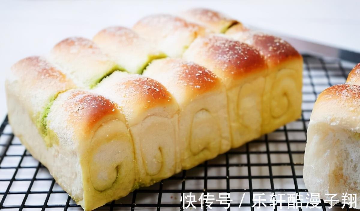 自己在家也可以做出带馅的抹茶吐司,松软香甜,层次分明