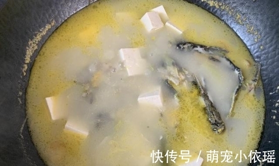 无论炖什么鱼，都不要放这“两种调料”，搞错了鱼又腥又难吃