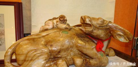 父母|朱元璋没钱埋葬父母谁知大雨过后生成坟包,朱元璋将其定为祖坟!