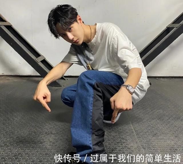 抽签 夸张!土豪的迪拜店为了发售一双耐克鞋款,专门开发了一个游戏!