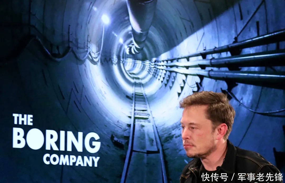 拉斯维加斯 「无聊公司」造了个「无聊产品」?马斯克秀了套地下小火车