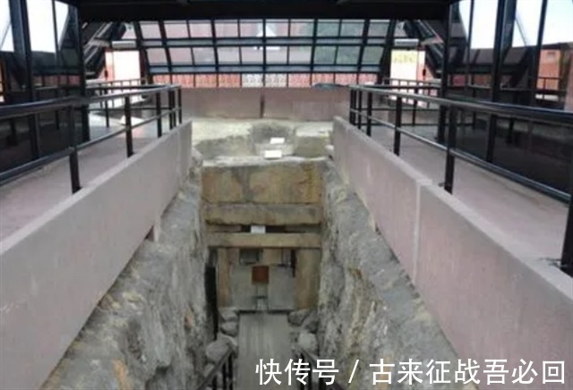 赵兴#广东建筑队挖到无底“黑洞”,考古专家哭着说:失落古国现身了