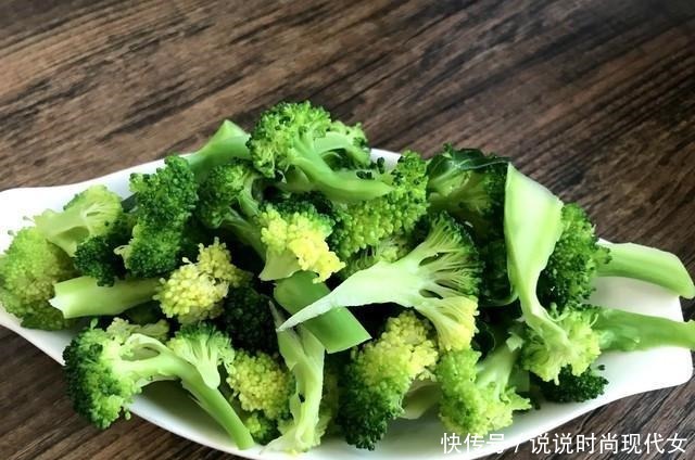  电饭锅|孩子放学直喊饿，做个好吃的电饭锅焖饭，简单省事又好吃