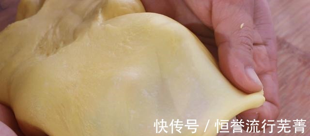 橘子里淋3个鸡蛋,我家孩子三天两头点名吃,比蛋糕还香甜,解馋!