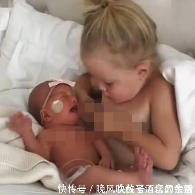 一胎|刚出生的小宝贝一直哭闹，姐姐的做法让妈妈笑翻，网友：两个活宝