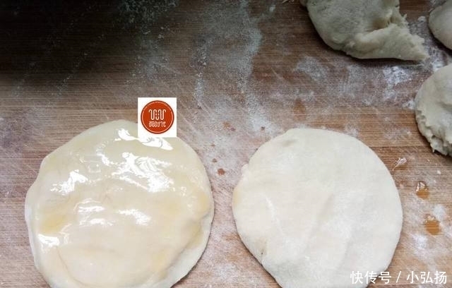 家常烙饼最简单的方法,多加这一步,又软又薄,一分钟烙一张!