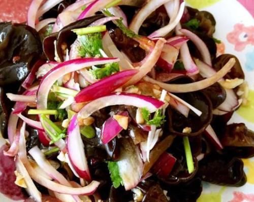  开胃|洋葱新吃法来袭，分分钟搞定一盘菜，开胃爽口，怎么吃也吃不够