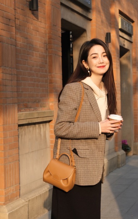 半身裙 2021年超火的“格纹外套”,分分钟穿出高级感,这样搭保暖还好看