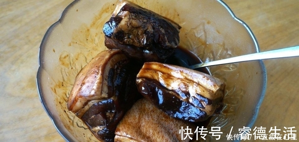 五花肉|五花肉别再烧炒炖啦,一滴油都不放,吃一锅也不长肉,真解馋!