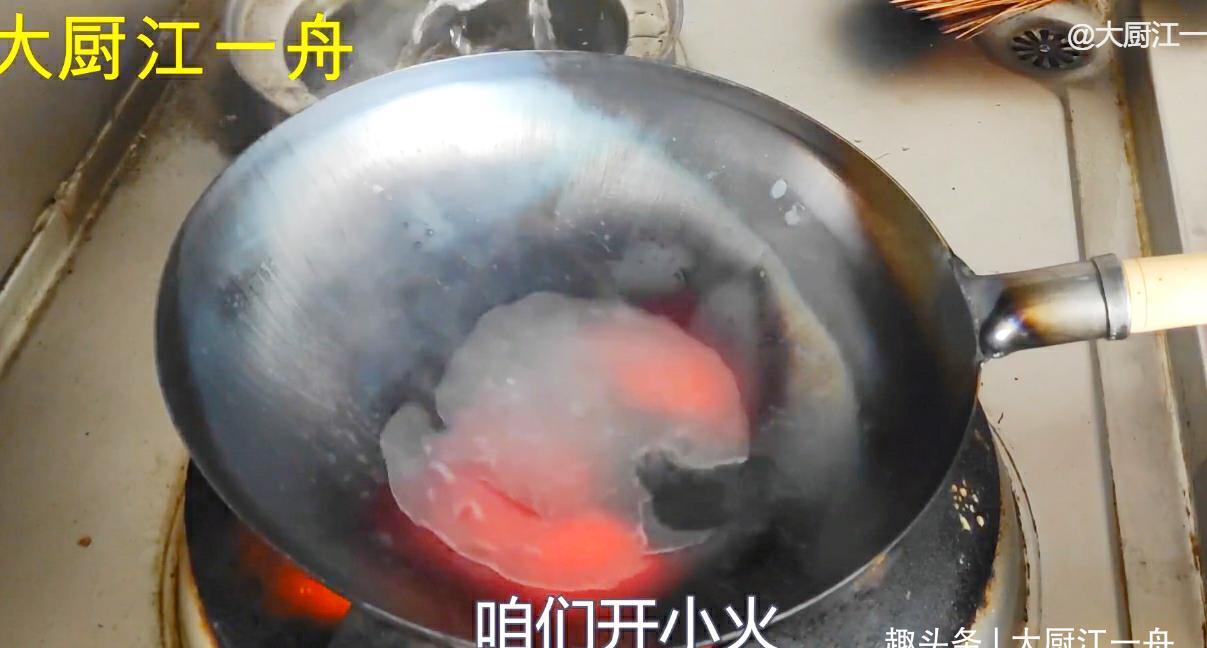 钢丝|同样是炒锅,不粘锅和铁锅区别大,弄懂了再买不吃亏