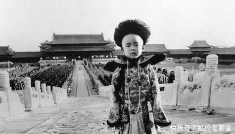 靠着他|为什么溥仪能度过动乱善终?