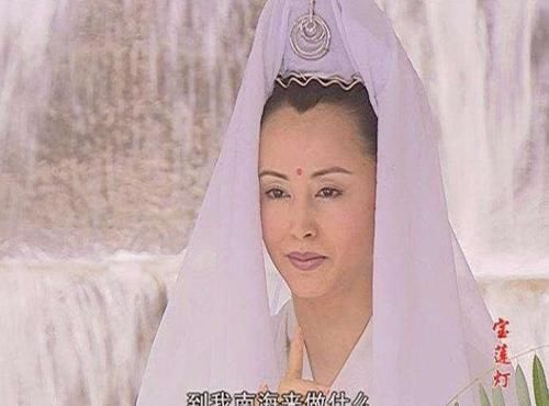 跪拜&6个版本“观音菩萨”,前五位都只是在模仿,唯独她被路人跪拜!