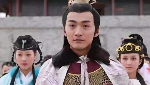 有人|此妃得宠后,有人冒死在朝门写下八个字,诉说百姓的忧虑