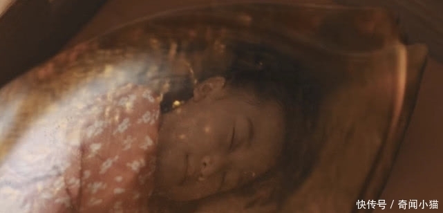 怒海潜沙:吴邪误将尸茧当成琥珀,尸茧是怎么做出来?真相太残忍