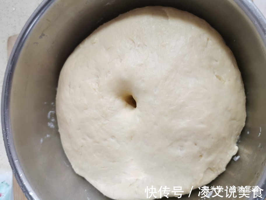 油条店的老配方，步骤简单，适合新手学，出锅蓬松酥脆，特别好吃