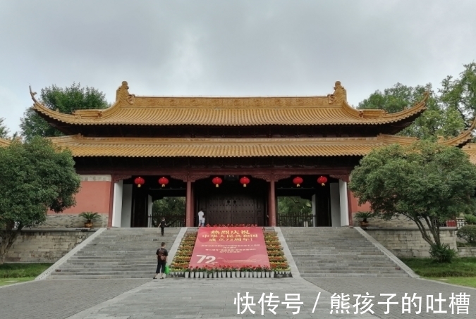 诗词#陶嘉怡诗词10首:玲珑红豆浸相思,水袖轻扇冷月诗