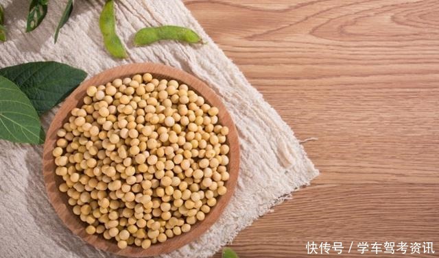 这零食我家一周做一次,做法简单,香甜酥脆,储存一周都不坏