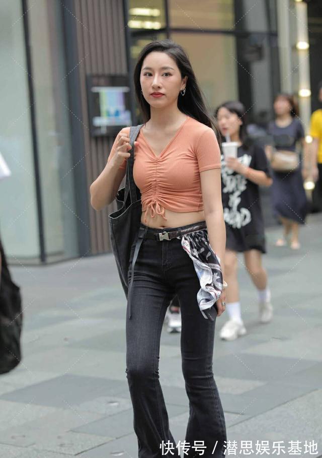 感冒|时髦的美女，小衬衫加喇叭裤，美不胜收，令人感冒