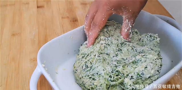 油腻|萝卜丸子家常做法,不加一滴水,外脆里嫩,一点也不油腻,太香了