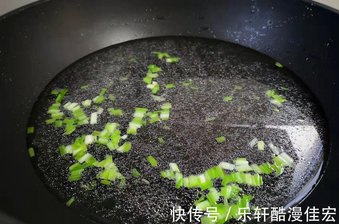 天冷了，这汤我家两天煮一次，清爽不油腻，暖和又顺气，便宜好喝