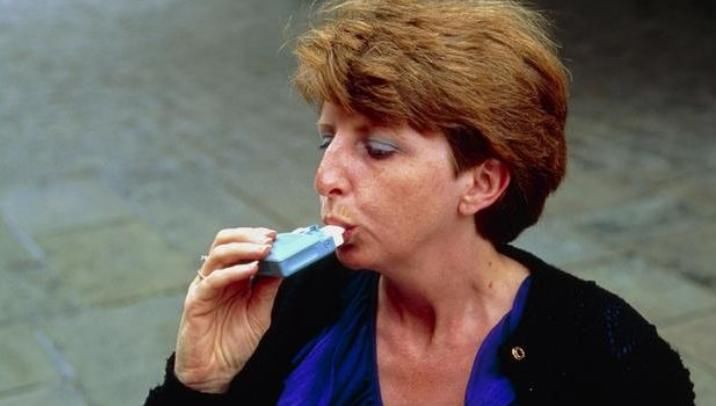  治愈|胸闷、气短都是肺气肿的症状，及时治疗能治愈，还你一个健康身体