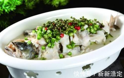 鱼片|厨师长用“这一招”做鲜椒鲈鱼，鱼肉鲜香，营养丰富，鲜嫩不腥