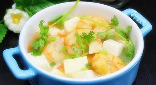 这样的家常菜天天吃也不嫌，难怪每次上桌，都吃的干干净净