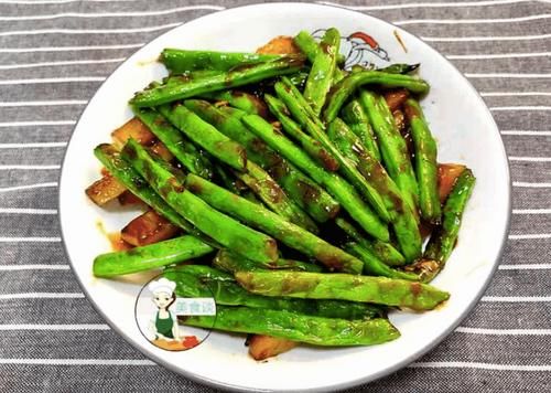 分享6道春节小炒菜，荤素搭配，实惠又开胃，年夜饭上桌成抢手菜